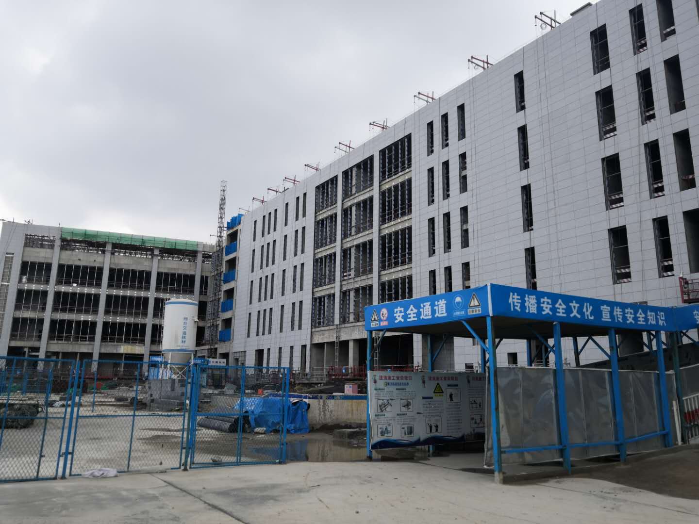 航力硅酸鈣板應用—邢臺市人民醫(yī)院..jpg